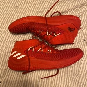 Dame 4 basketball shoes